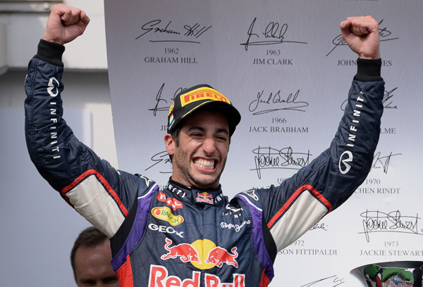 Daniel Ricciardo gewinnt Großen Preis von Ungarn