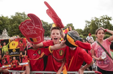 Rote Teufel-Fans feiern ihre Helden in Brüssel