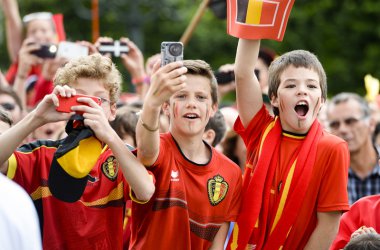 Rote Teufel-Fans feiern ihre Helden in Brüssel