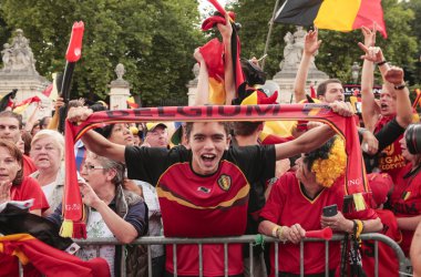 Rote Teufel-Fans feiern ihre Helden in Brüssel