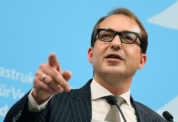 Verkehrsminister Dobrindt stößt mit seinen Maut-Plänen auf Kritik