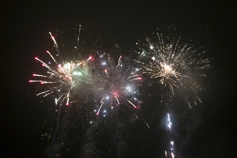 Nationalfeiertag geht mit großem Feuerwerkzu Ende