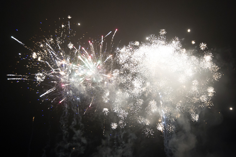 Nationalfeiertag geht mit großem Feuerwerk zu Ende