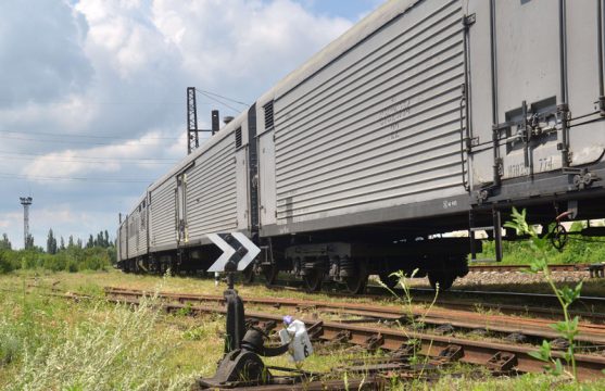 Der Zug mit den Leichen der Opfer der Flugzeugkatastrophe in der Ostukraine ist in Charkow angekommen