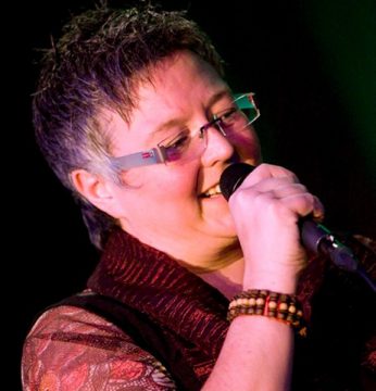 Sängerin und Komponistin Nadine Nix