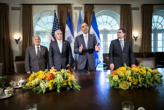 Salvador Sánchez Cerén, Otto Pérez Molina, Barack Obama und Juan Orlando Hernández (vlnr)