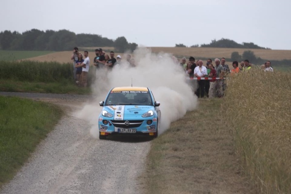 Opel Cup: Yannick Neuville und Christophe Meyer bei der Rallye Niedersachsen