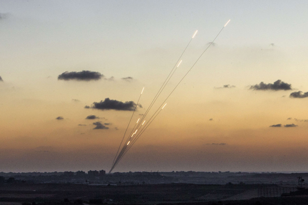 Rakete fliegt vom Gazastreifen aus in die israelische Stadt Sderot