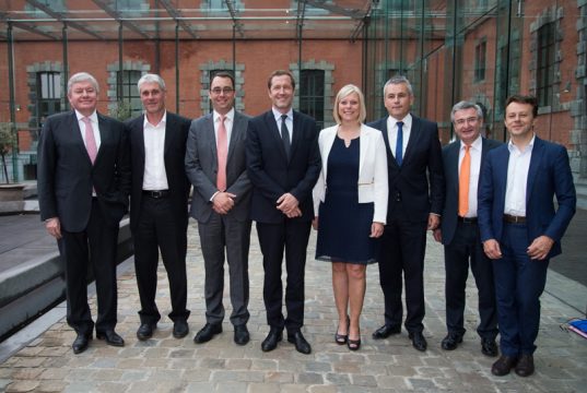 Regierung der Wallonischen Region: Jean-Claude Marcourt, Paul Furlan, Maxime Prevot, Paul Magnette, Eliane Tillieux, Christophe Lacroix, René Collin und Carlo Di Antonio