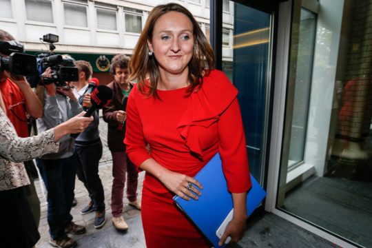 Die Taktik der OpenVLD scheint aufzugehen: Präsidentin Gwendolyn Rutten vor einem Treffen in Brüssel