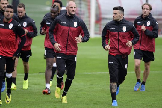 Tony Watt trainiert bereits mit den Kollegen von Standard Lüttich, wird aber noch nicht spielen