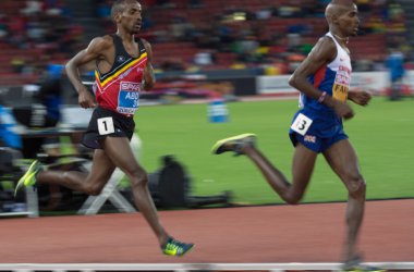 10.000 Meter-Lauf: Bashir Abdi und Sieger Mo Farah
