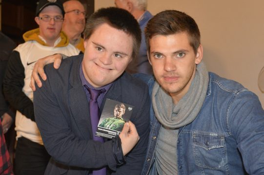 Autogrammstunde der AS Eupen für die Athleten des Behindertensportclubs (November 2013)