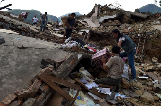 Aufräumarbeiten nach dem schweren Erdbeben in China