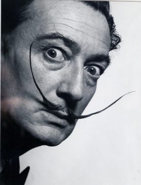 Dali-Portät (Fotografie von Philippe Halsman, 1954) in einer Ausstellung in Philadelphia 2005