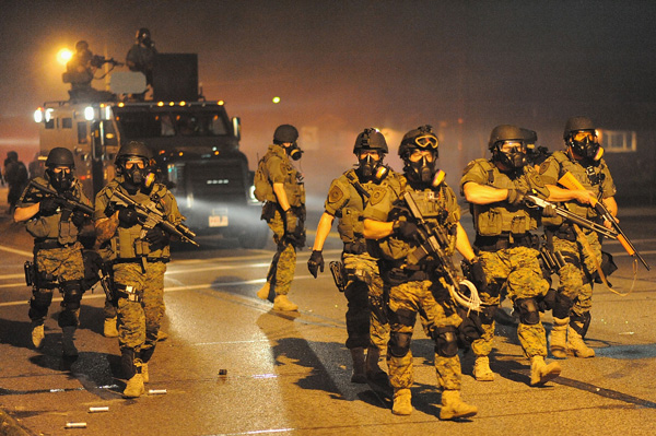 Nationalgarde in der Kleinstadt Ferguson im US-Bundesstaat Missouri (18.8.)