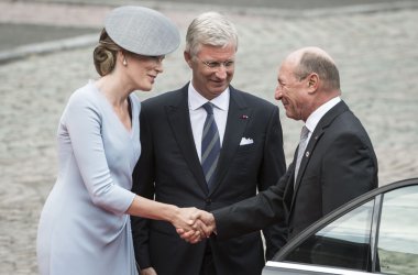 Gedenken an den Ersten Weltkrieg: Empfang der Gäste in Lüttich - König Philippe und Königin Mathilde mit Rumäniens Präsident Traian Basescu