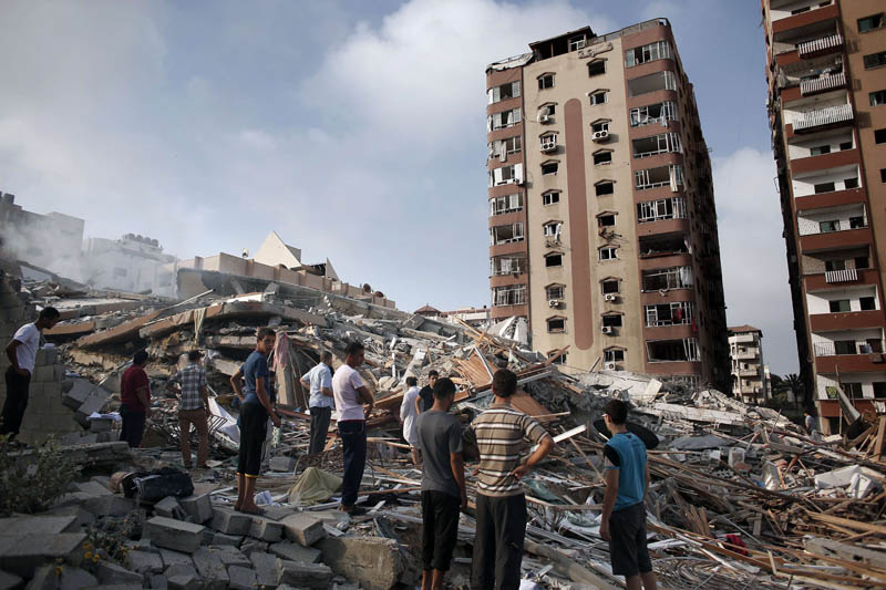 Hochhaus im Gaza-Streifen nach israelischem Angriff zerstört