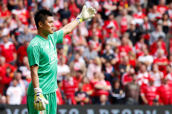 Standard Lüttich-Keeper Eiji Kawashima beim Spiel gegen Gent