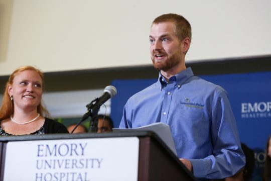 Dr. Kent Brantly (r.) mit seiner Frau Amber