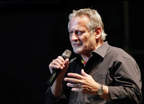 Der Liedermacher Konstantin Wecker feiert sein 40-jähriges Bühnenjubiläum.