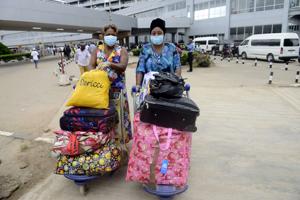 Am Flughafen von Lagos, Nigeria