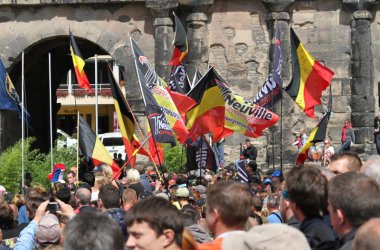 Erster WM-Sieg: Thierry Neuville und Nicolas Gilsoul gewinnen die Rallye Deutschland - Bild: René Christen