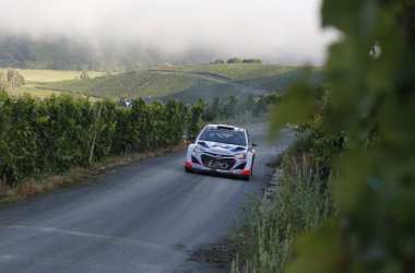 Erster WM-Sieg: Thierry Neuville und Nicolas Gilsoul gewinnen die Rallye Deutschland - Bild: Hyundai Motorsport