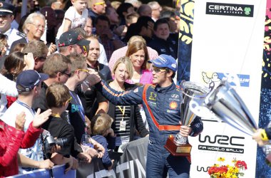 Erster WM-Sieg: Thierry Neuville und Nicolas Gilsoul gewinnen die Rallye Deutschland - Bild: Hyundai Motorsport