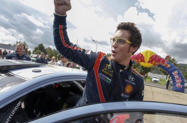 Erster WM-Sieg: Thierry Neuville und Nicolas Gilsoul gewinnen die Rallye Deutschland - Bild: Hyundai Motorsport
