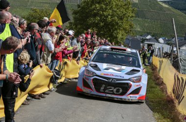 Erster WM-Sieg: Thierry Neuville und Nicolas Gilsoul gewinnen die Rallye Deutschland - Bild: Hyundai Motorsport