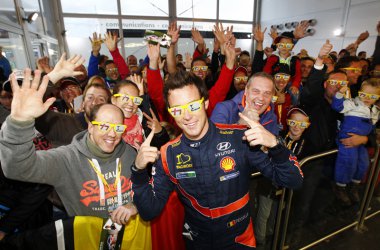 Erster WM-Sieg: Thierry Neuville und Nicolas Gilsoul gewinnen die Rallye Deutschland - Bild: Hyundai Motorsport