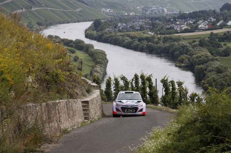 Rallye Deutschland: Thierry Neuville belegt Rang fünf