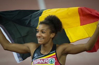 Ehrenrunde mit belgischer Fahne