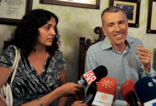 Naghemeh und Brett King, die Eltern des fünf Jahre alten Ashya