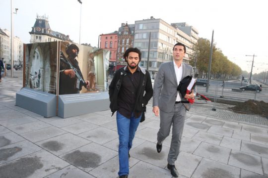 Sharia4Belgium-Aussteiger Jejoen Bontinck und Kris Luyckx bei der Ankunft vor dem Strafgericht von Antwerpen am Dienstag