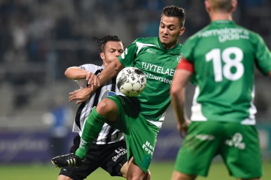 Die vielbeinige Abwehr von Dessel bestimmte das Spiel