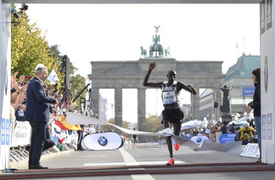 Kimetto mit neuem Marathon-Weltrekord in Berlin
