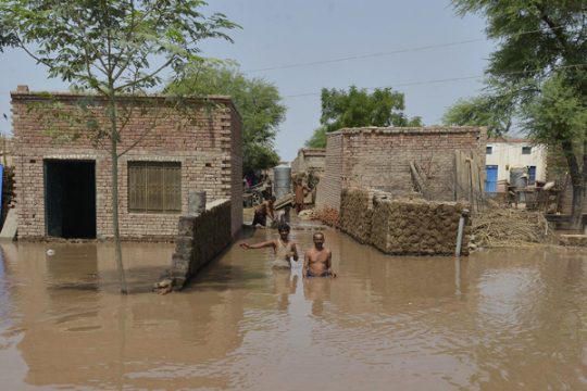 Das pakistanische Städtchen Sher Shah ist auch von den Überschwemmungen getroffen
