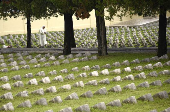Papst Franziskus auf dem Soldatenfriedhof aus dem Ersten Weltkrieg in Fogliano Redipuglia