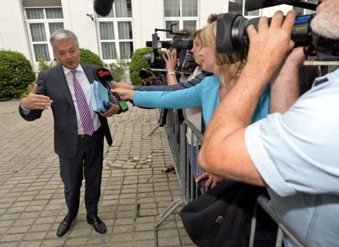 Didier Reynders am Montag auf dem Weg zu den Koalitionsverhandlungen