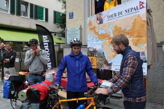 On a Yellow Bike: Syna Gensterblum vor dem Start