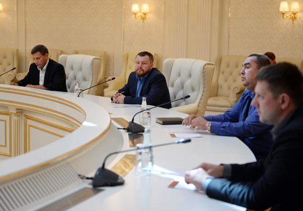 In Minsk laufen Verhandlungen über eine Feuerpause in der Ostukraine (5. September, Minsk)