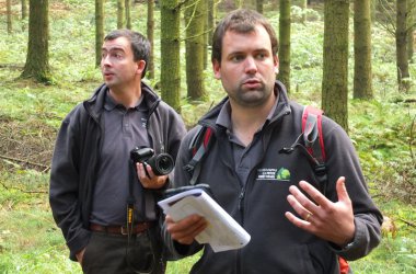 Forstwirtschaft im Kleinen: Wie sich Privatwald besser nutzen lässt, das zeigt die "Cellule d'appui à la petite forêt privée" bei einer Waldbegehung in der Altgemeinde Thommen