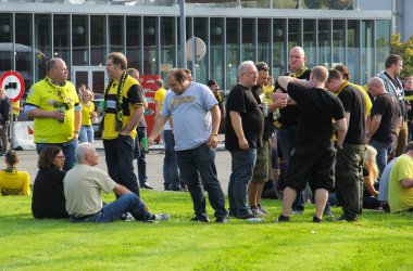 Abfahrt der BVB-Fans zum Spiel gegen Anderlecht