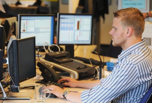 Mitarbeiter am Computer