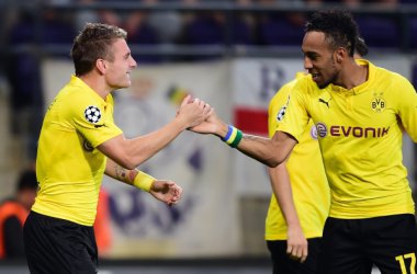 Ciro Immobile und Pierre-Emerick Aubameyang nach dem 1:0 für Dortmund