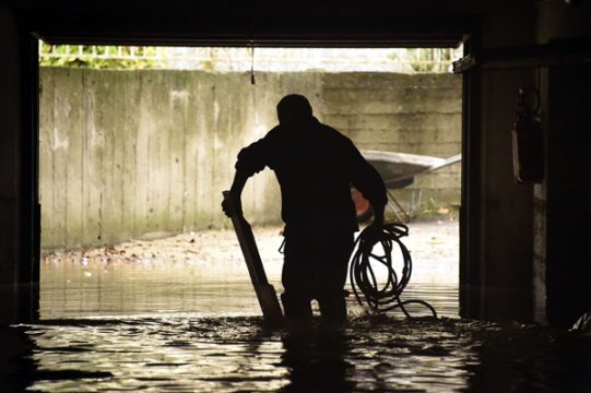 Regenmassen haben vergangene Nacht vor allem Gemeinden im italienischen Piemont überschwemmt
