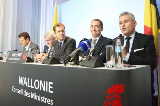 Wallonische Regionalregierung stellt Budget 2015 vorPressekonferenz