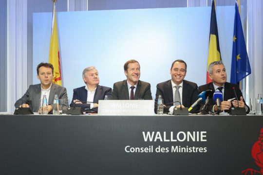 Carlo Di Antonio (CDH), Jean-Claude Marcourt (PS), Paul Magnette (PS), Maxime Prevot (CDH) und Christophe Lacroix (PS) in Namur